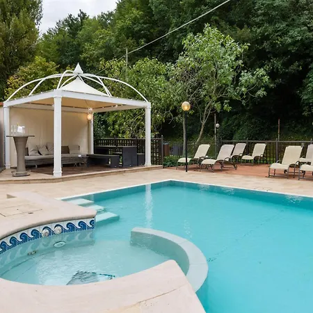 Casa de Férias Stunning In With Sauna